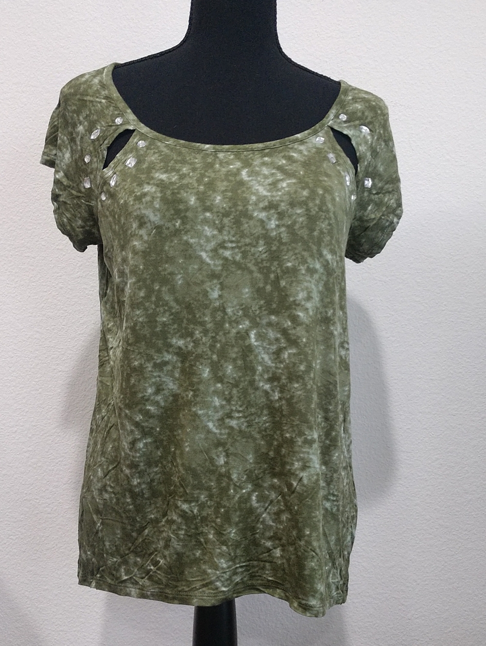 Eyeshadow Olive Green Short Sleeve Tee with Shoulder Cutouts